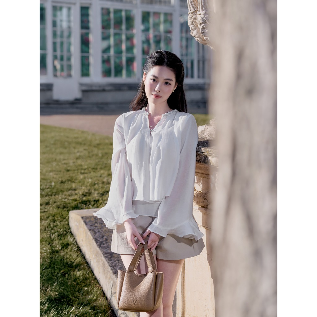 Áo Sơ Mi Dáng Suông Tay Phồng Cổ V Phối Bèo Và Đá Xếp Ly Thân Đi Làm Đi Chơi Màu Trắng - Lisa Shirt | BigBuy360 - bigbuy360.vn