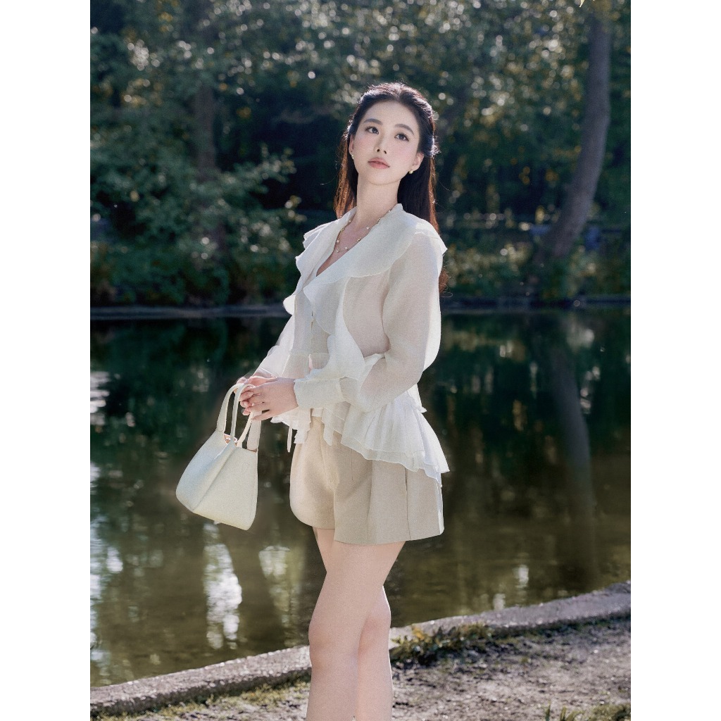 Áo Sơ Mi Chất Tơ Chiffon Thiết Kế Cổ V Phối Bèo Tiểu Thư Tay Bồng Màu Trắng - Irene Top | BigBuy360 - bigbuy360.vn