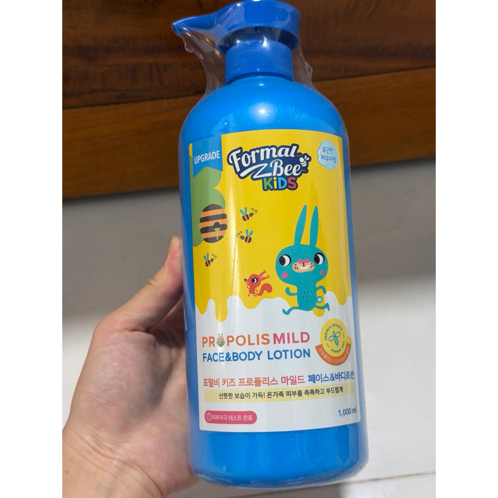 Sữa dưỡng Formal Bee Kids Propolis Mild Face & Body Lotion 1000ml