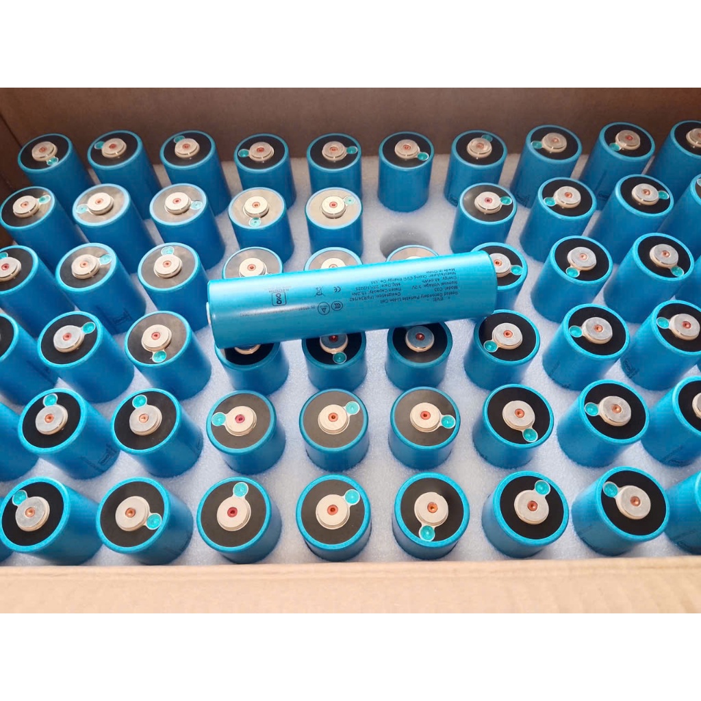 EVE IFR33140 – 3.2V 15Ah LiFePO4 Chính Hãng (Có kèm khung theo Sl pin + hàn sẵn kẽm đầu pin)