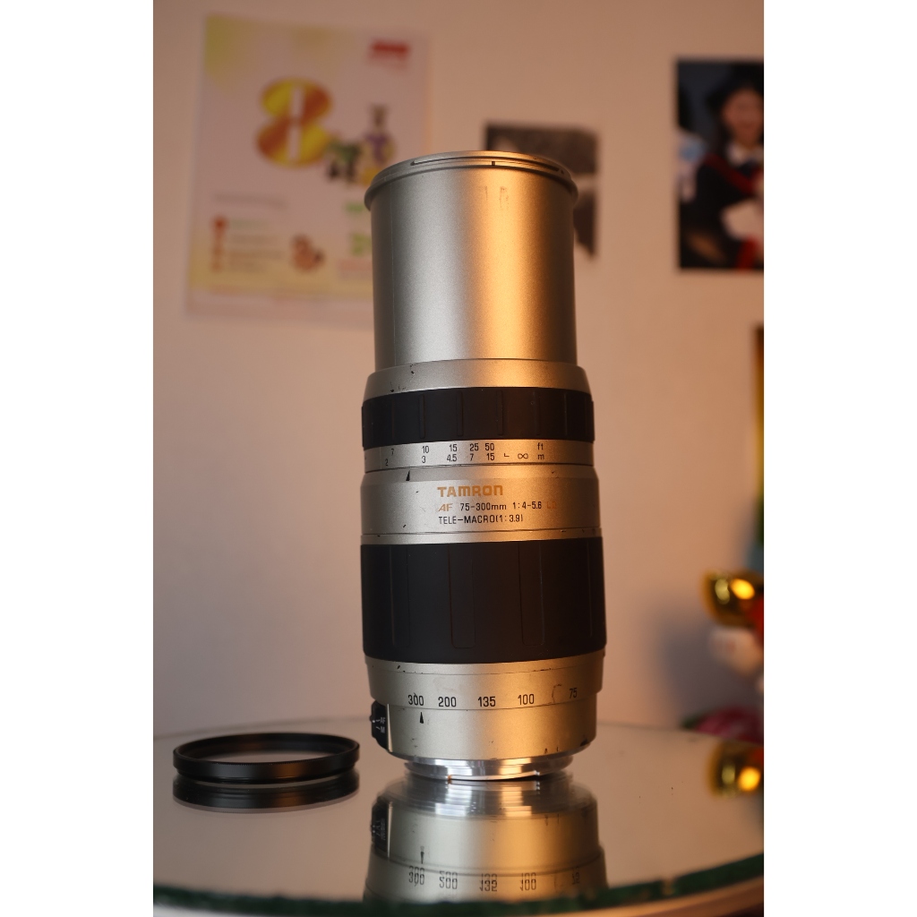 Lens Canon ef Tamron 75-300mm f4-5.6 tele macro trắng 98% - hoạt động tôt và đẹp bảo hành 2 tháng