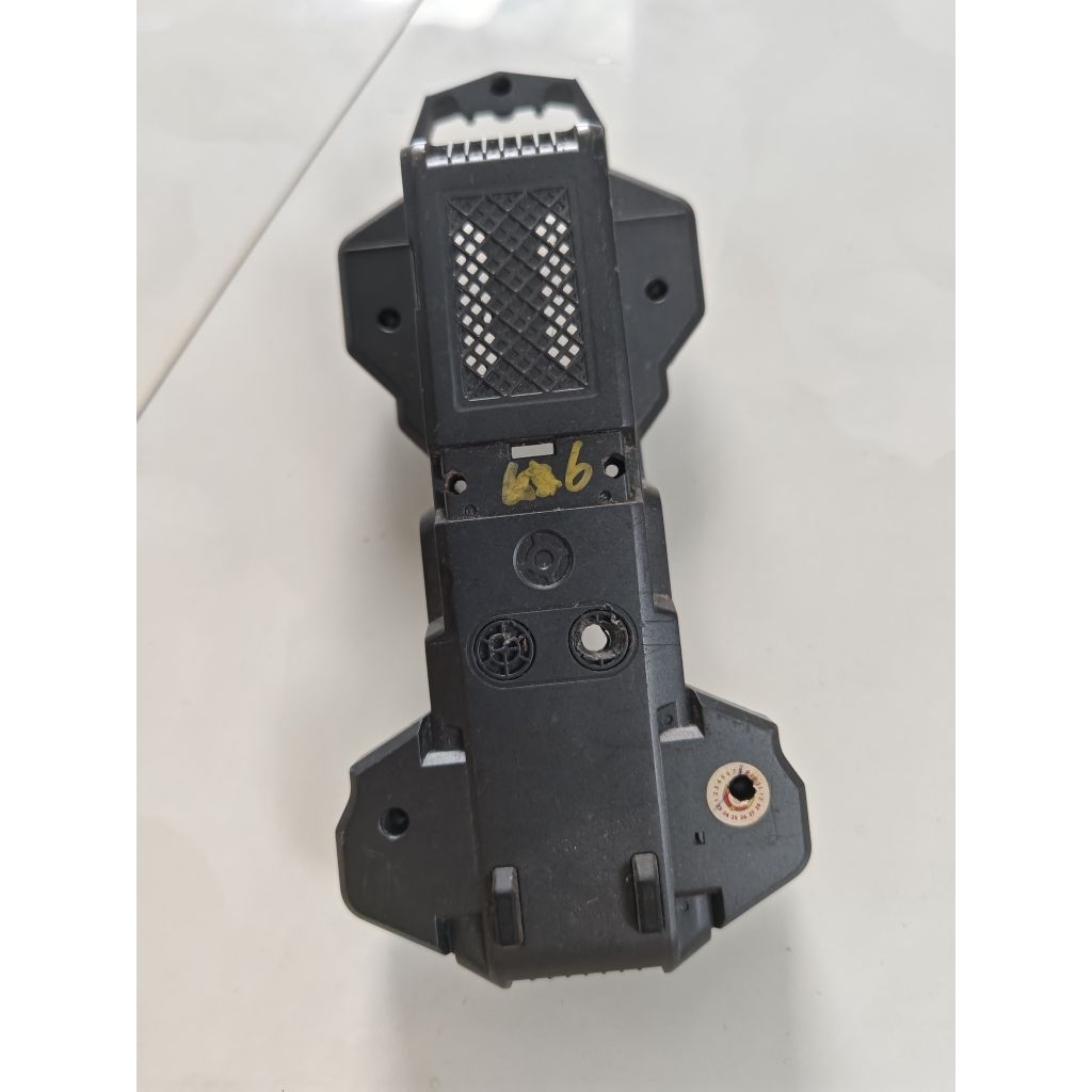 nấp vỏ dưới plycam f11s cũ.