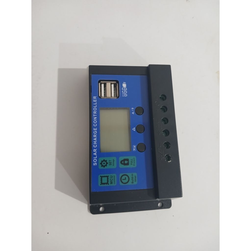 Bộ điều khiển sạc pin mặt trời mppt.100A(.mua về không  dùng nên bán lại...)