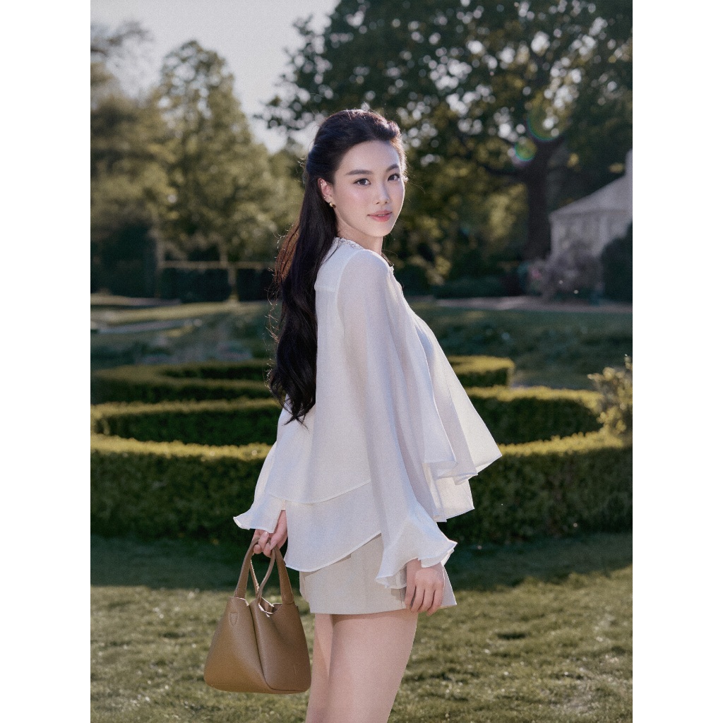 Áo Sơ Mi Dáng Suông Tay Phồng Cổ V Phối Bèo Và Đá Xếp Ly Thân Đi Làm Đi Chơi Màu Trắng - Lisa Shirt | BigBuy360 - bigbuy360.vn