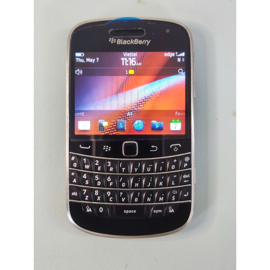 Điện thoại BlackBerry 9900 Bold Phím QWERTY Huyền Thoại Máy Phụ Sưu Tầm