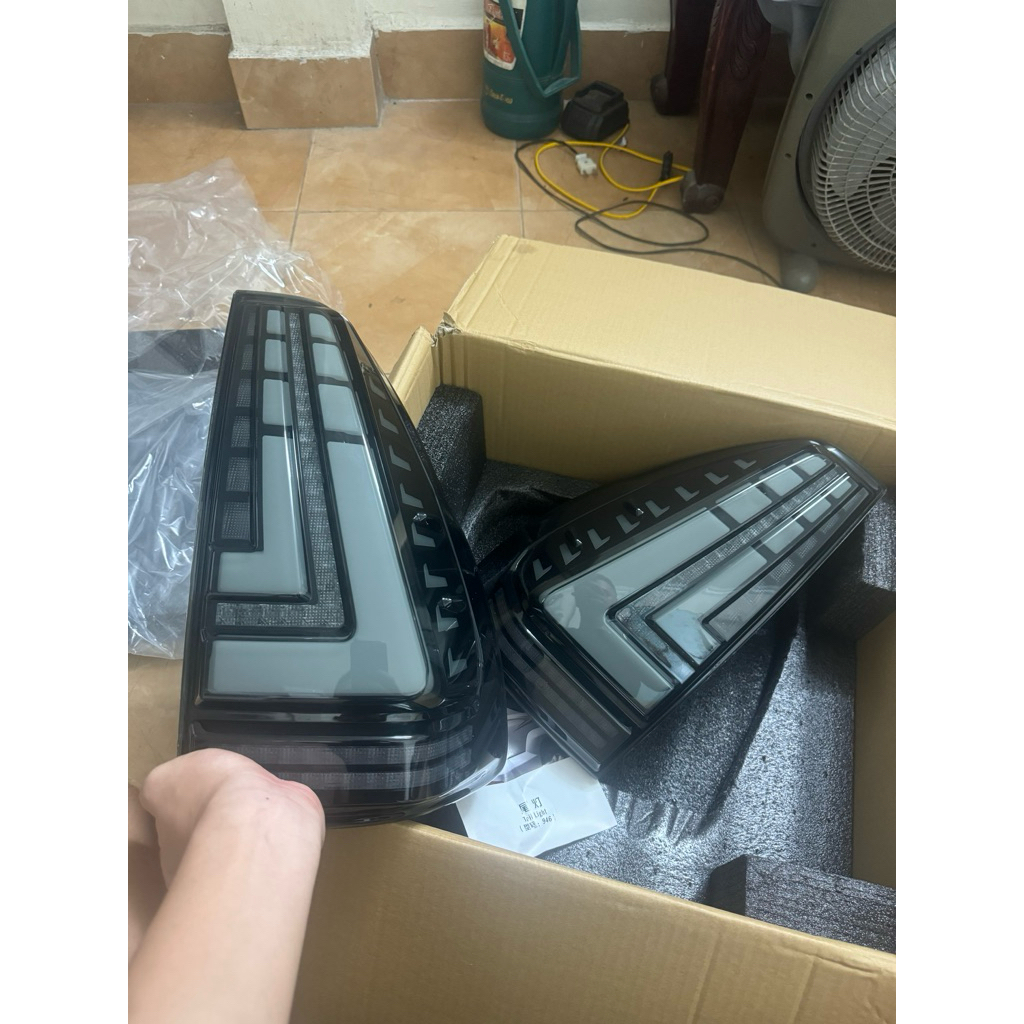 đèn hậu lexus GX470 2003-2008