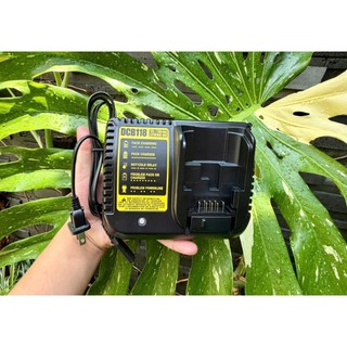 Sạc Dewalt DCB118- 3A , điện 220v. BN.