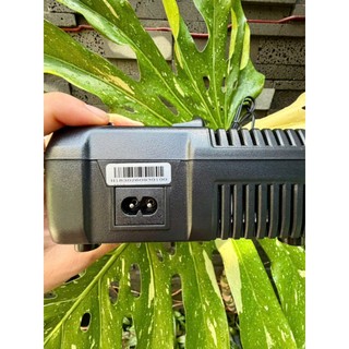 Sạc Dewalt DCB118- 3A , điện 220v. BN.