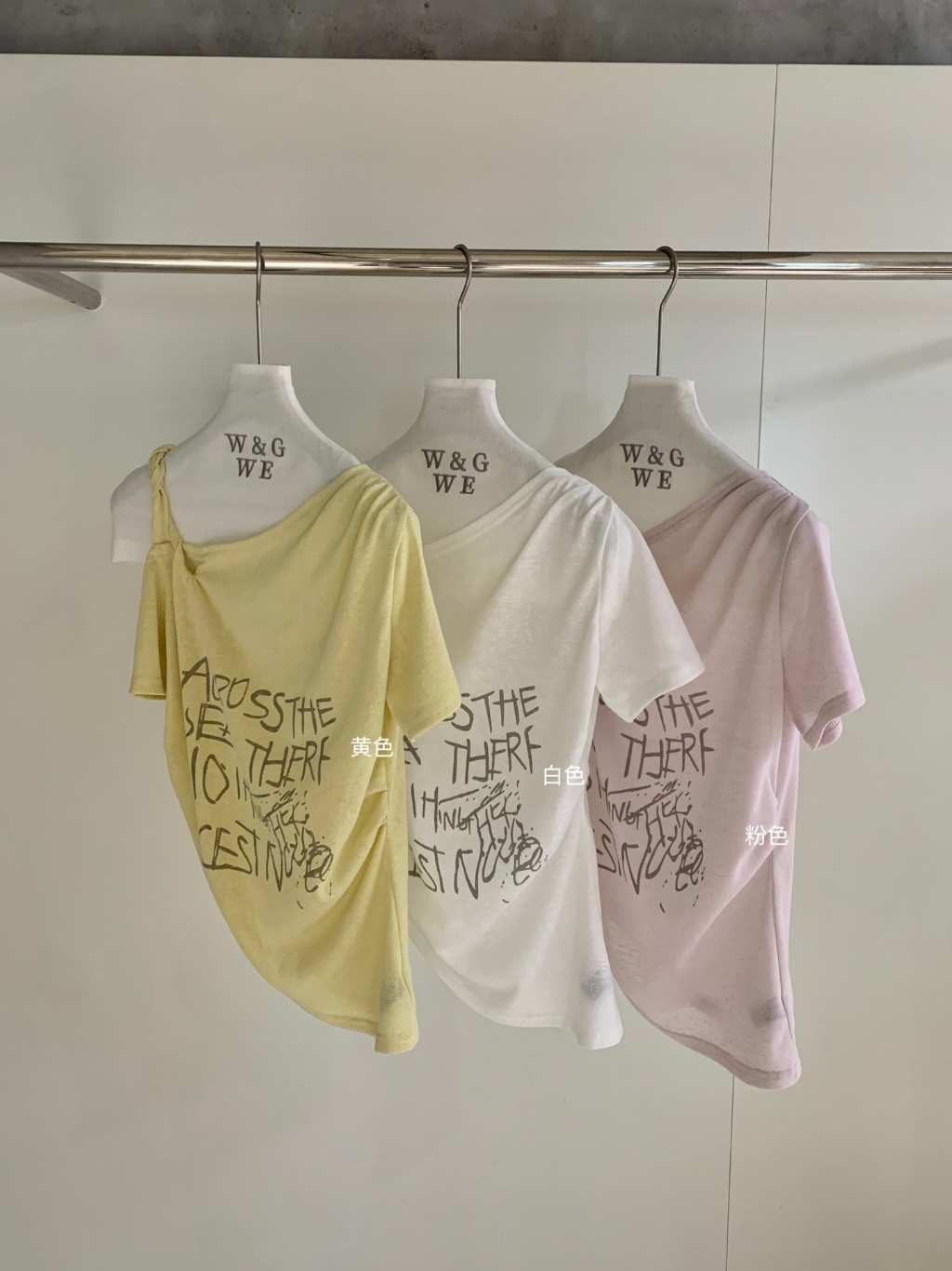 Áo Thun Lệch Vai WGWE Fashion Form Rộng - Áo Phông Nữ Trễ Vai Họa Tiết Chữ Ulzzang 9442 | BigBuy360 - bigbuy360.vn