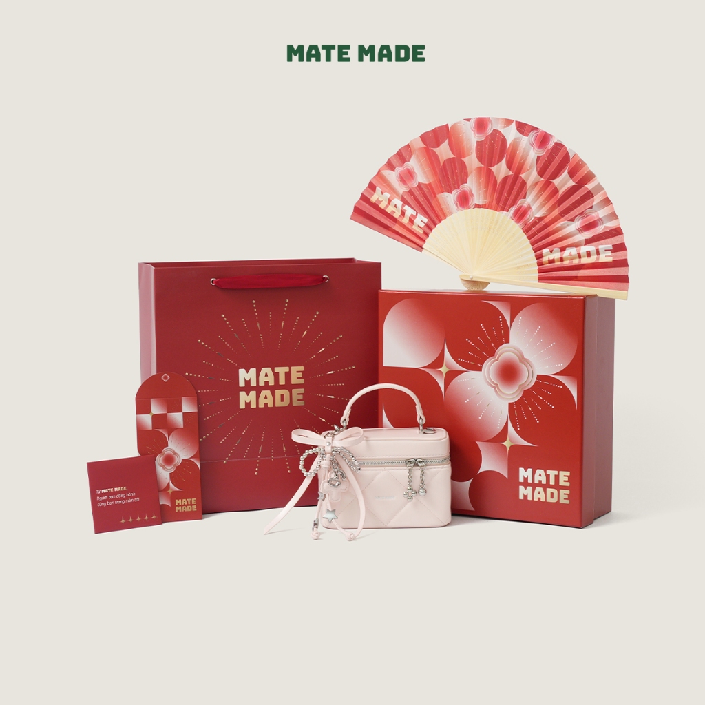 Set Quà Tặng MATE MADE Túi Xách Tay Son Kèm Charm, Thiệp, Hộp Quà Đỏ (Tặng Bạn Thân, Bạn Gái)