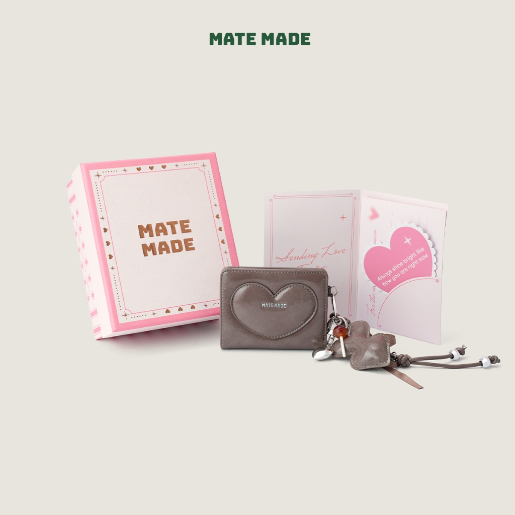 Set Quà Tặng MATE MADE Ví Hearty Kèm Charm, Hộp Quà Hồng Kẻ Trắng - Tặng Bạn Thân, Bạn Gái