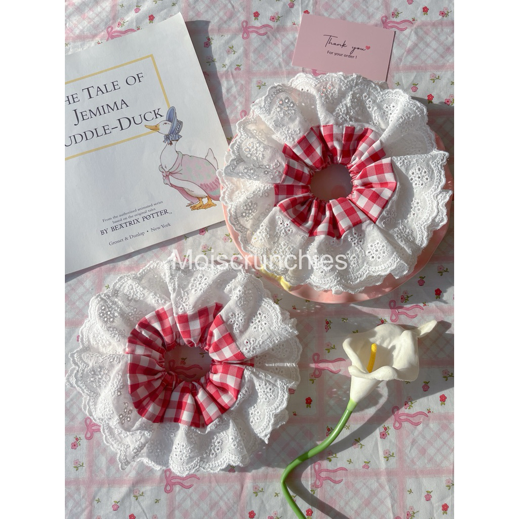 SCRUNCHIES ĐỎ CARO PHỐI REN