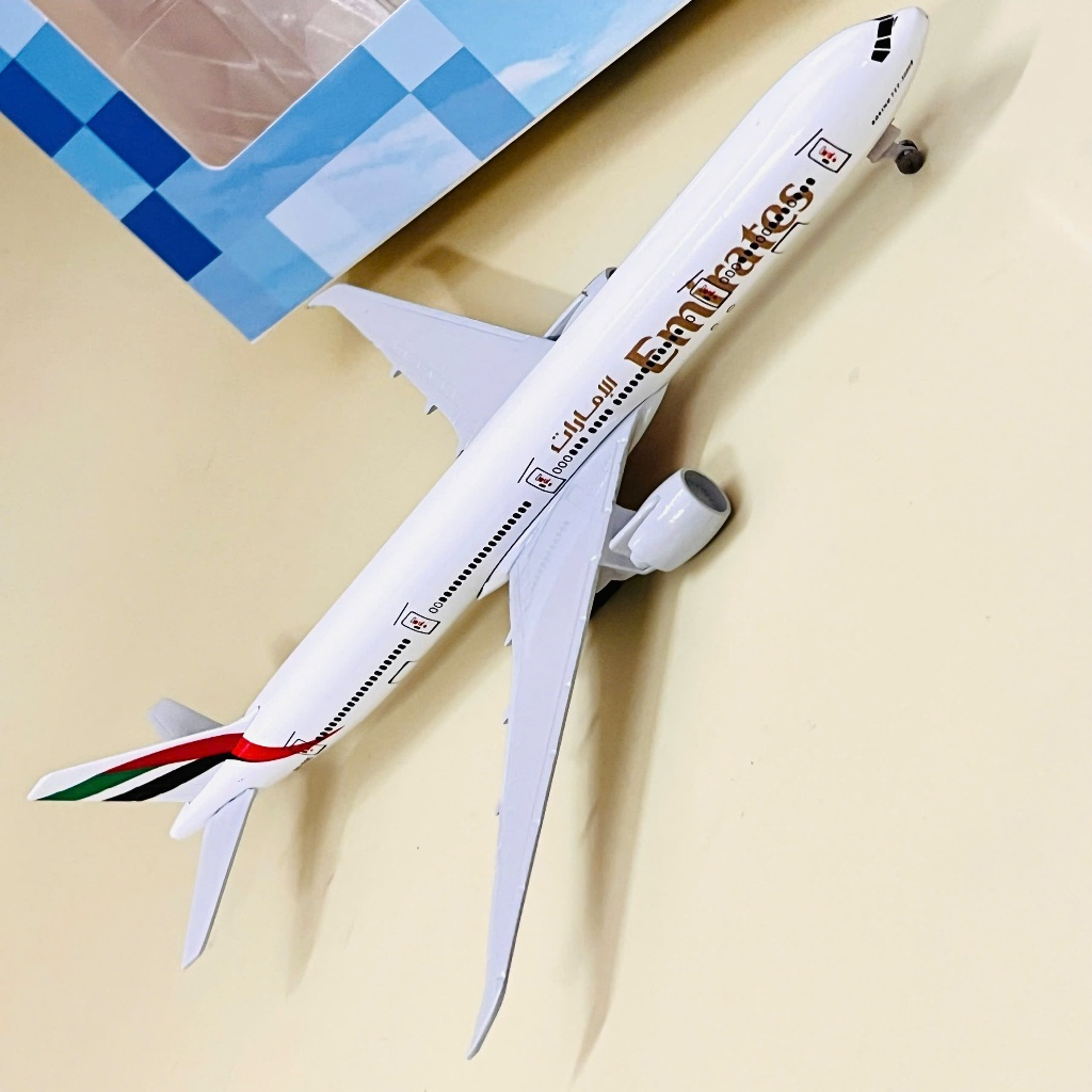 Mô hình máy bay EMIRATES AIRLINES BOEING B777 20cm có bánh loại 1 tỉ lệ CHUẨN ĐẸP