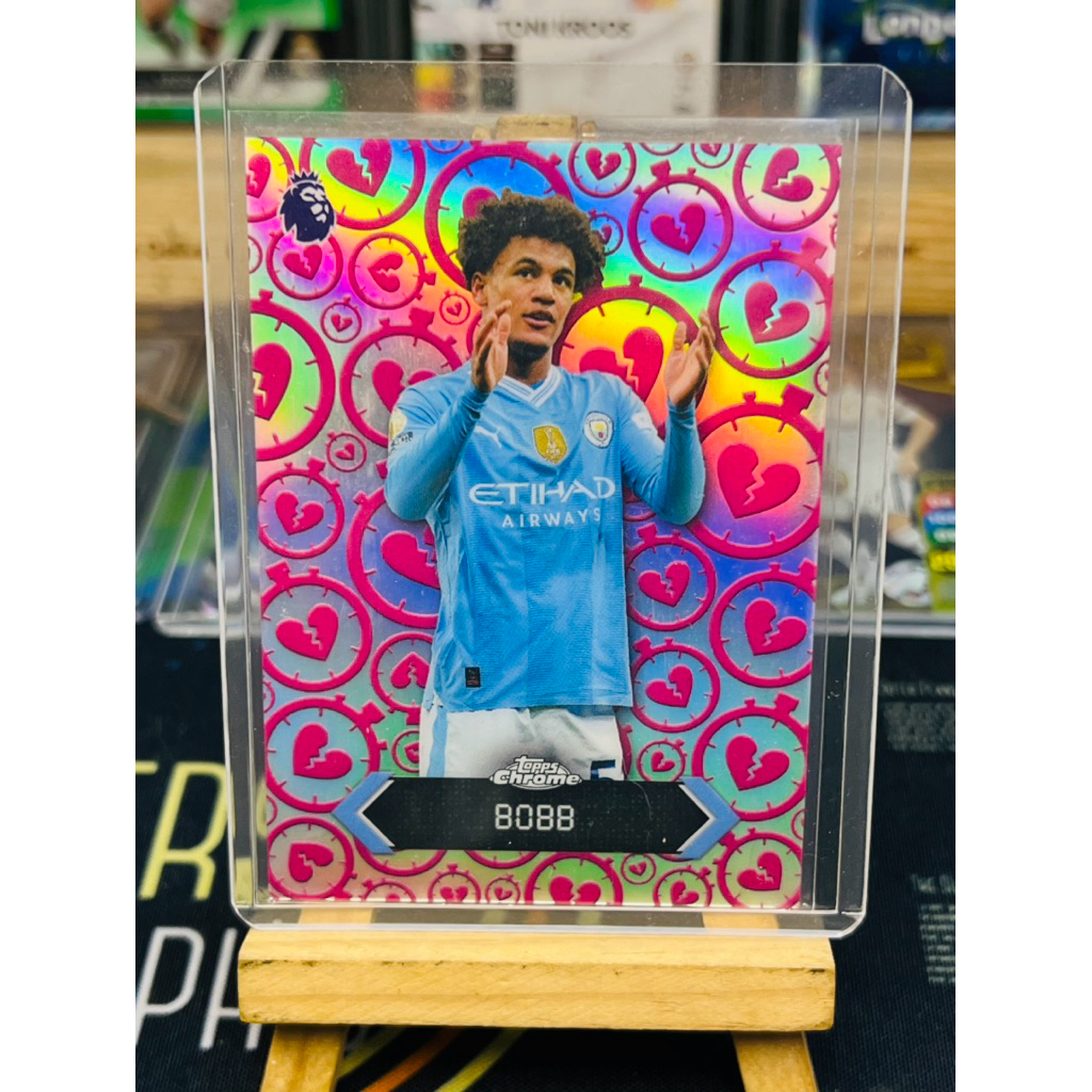 Thẻ bóng đá Oscar Bobb Manchester City Stoppage Time Heartbreaker Topps EPL 2025/26