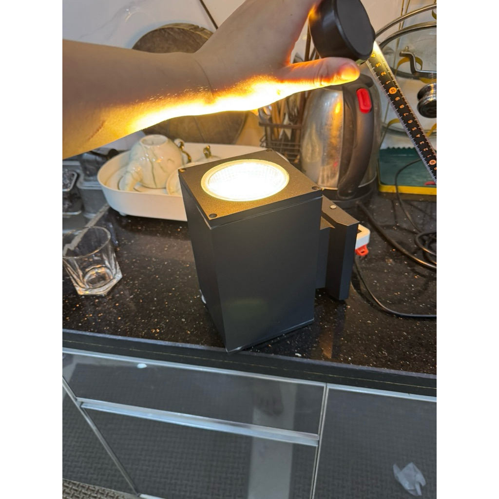 Thanh lý Đèn gắn tường phòng ngủ 10w 1 đầu( như hình)