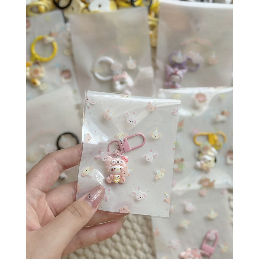 [ QUÀ TẶNG KHÔNG BÁN ] Quà tặng kẹp tóc / móc khoá xinh (sl có hạn) - sweater.daoathu