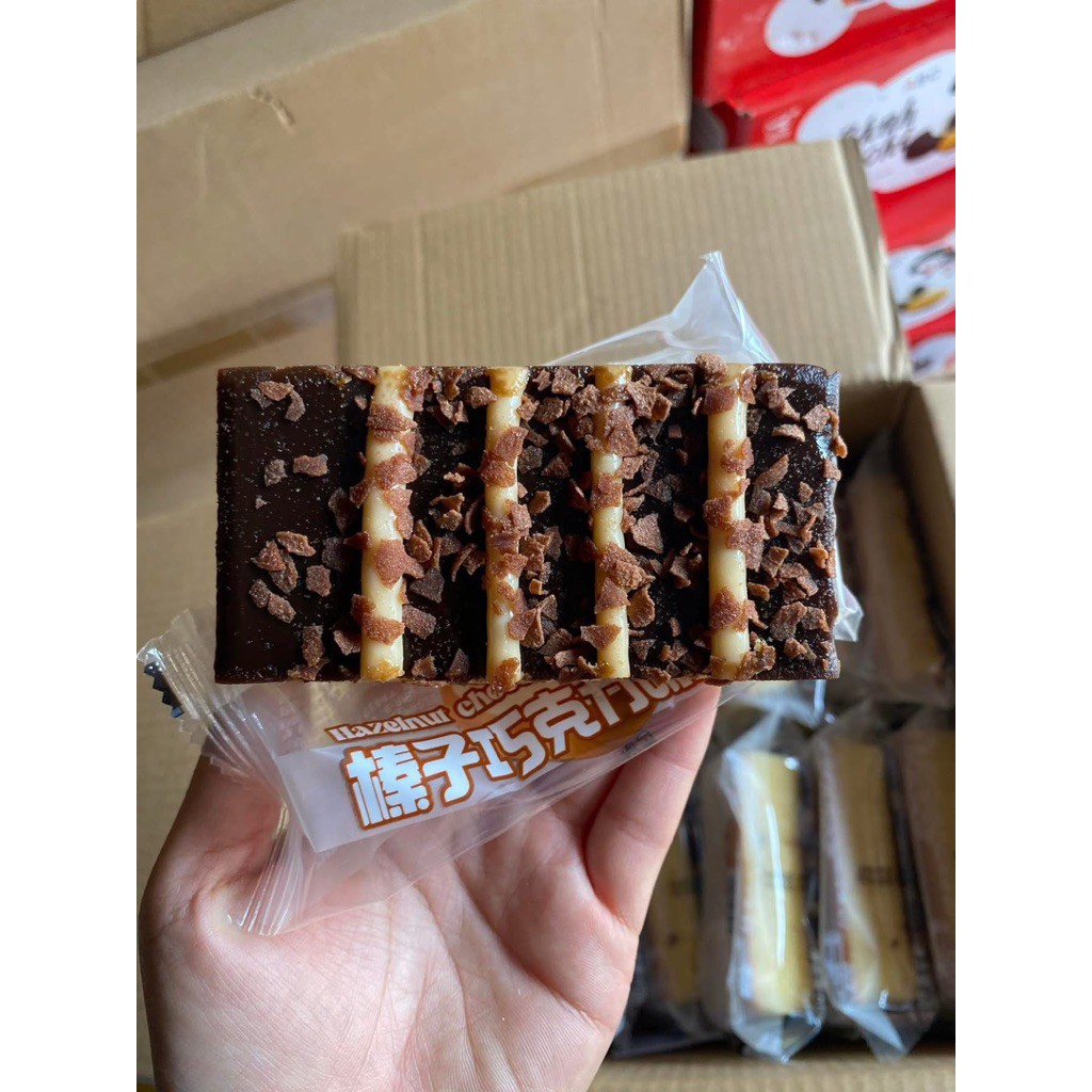 Thùng 2KG bánh hãng Manigin ( mix 3 vị) date 18/6