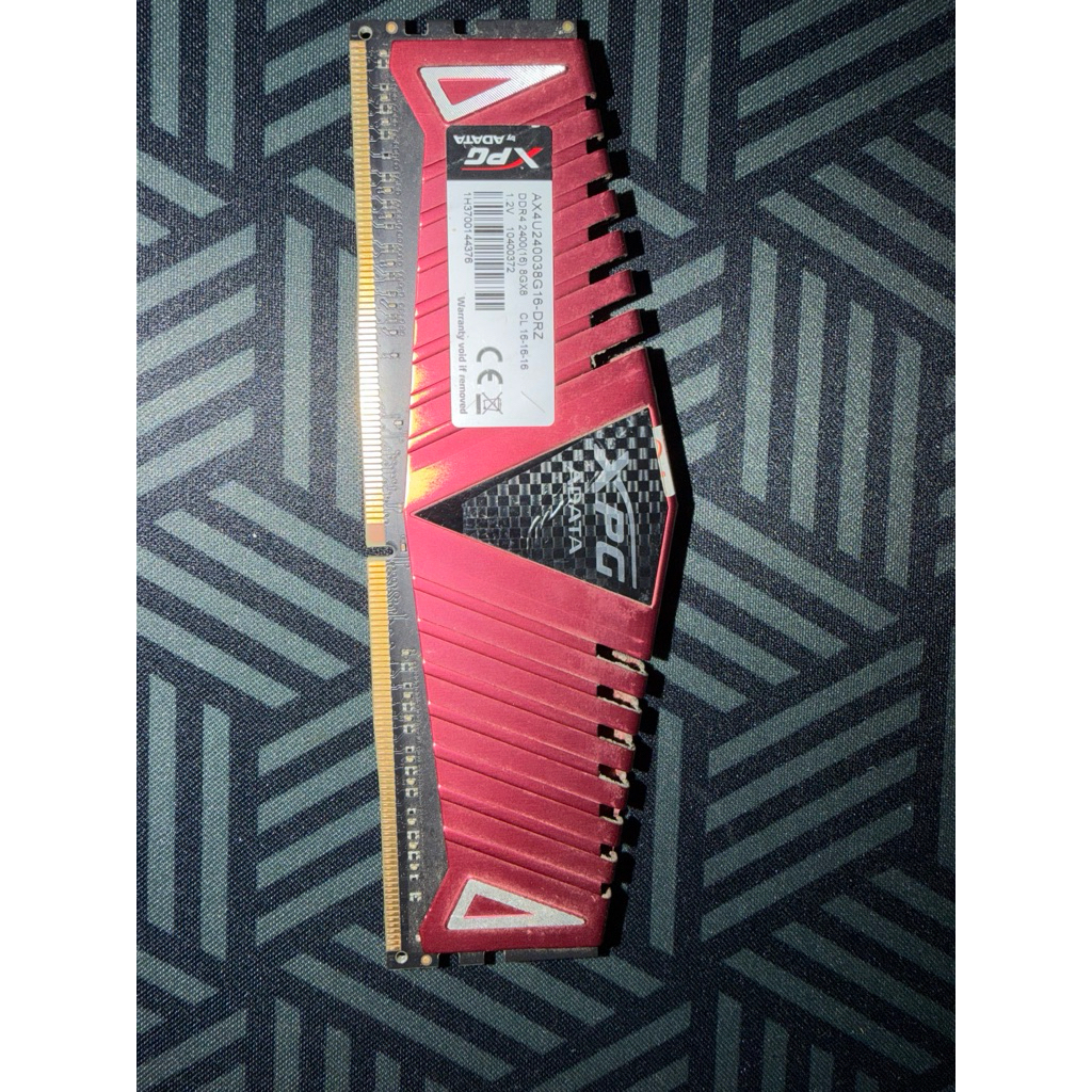 Ram DDR4 8gb buss 2400 Adata có tản nhiệt