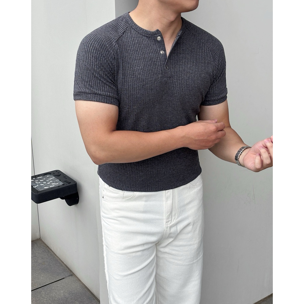 Henley T-shirt ôm body phong cách Korea