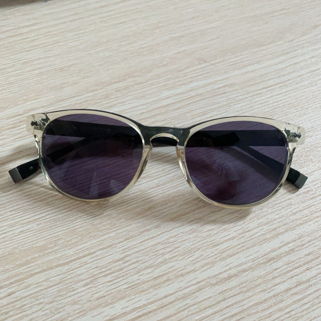 Use Kính mát thương hiệu John Varvatos chính hãng