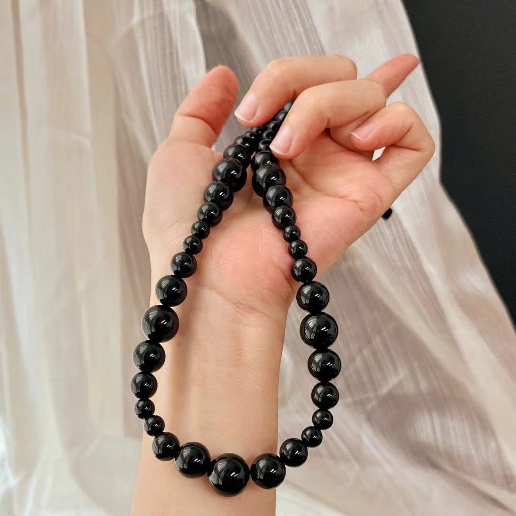 Vòng cổ chuỗi hạt đen D66