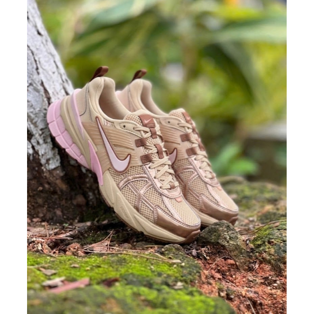 Giày Sneaker Nike V2K Run Fauna Brown/Shimmer