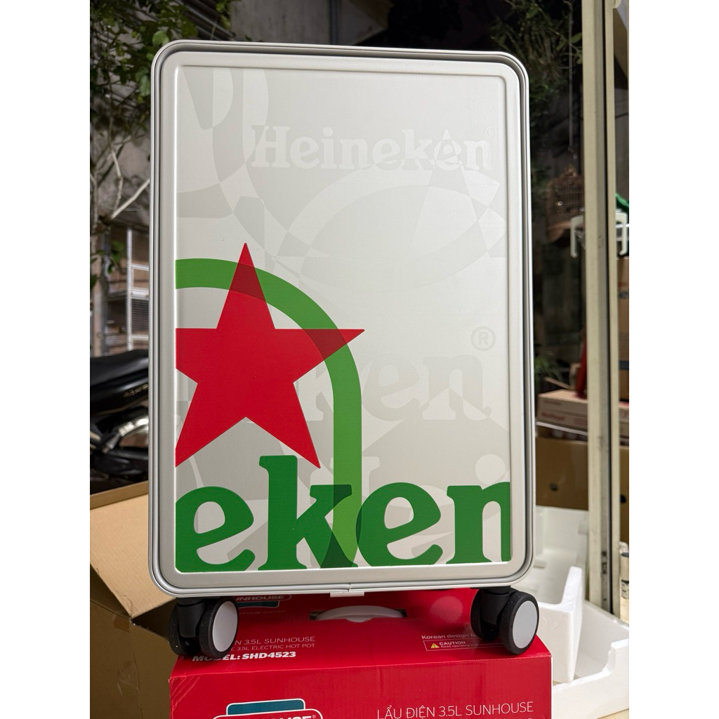 vali heineken