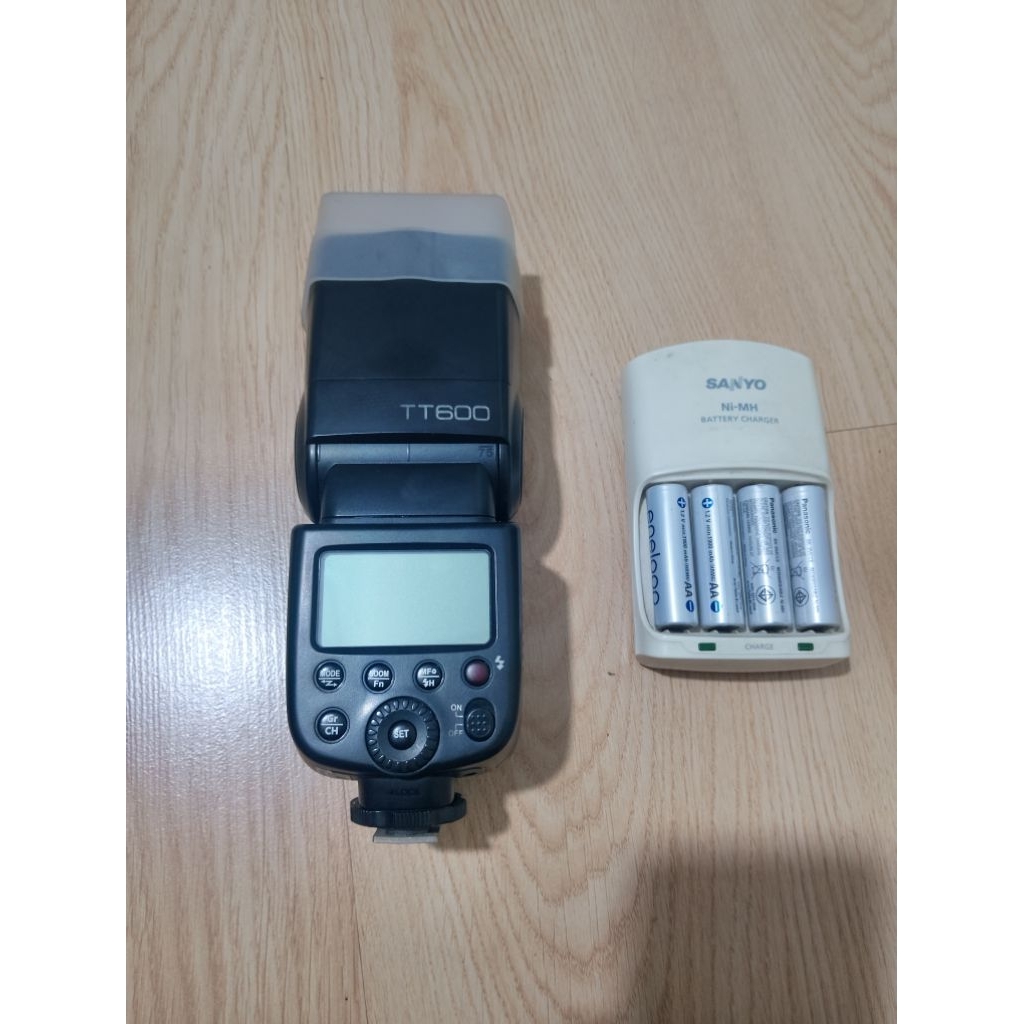 Đèn flash Godox TT600 cũ tình trạng khá đẹp