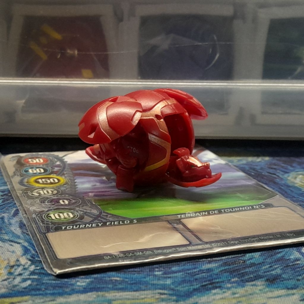 Saurus B1 - Mô hình Bakugan Battle Brawlers S1 (Chính hãng)
