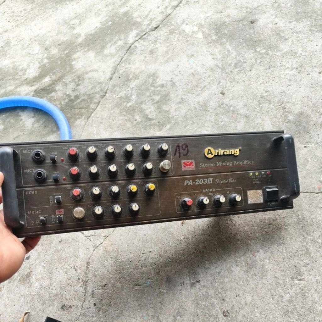 mặt trước pre amply âm ly Ariang PA-203 III anh em về tháo lấy linh kiện