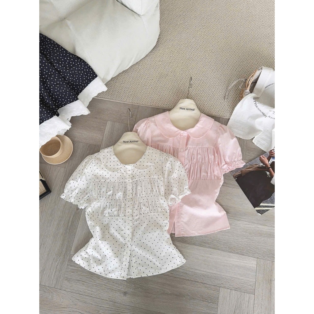 Áo sơ mi chấm bi cổ sen cộc tay bồng bo chun phối bèo nhún thân áo 2 màu by Cimie Closet