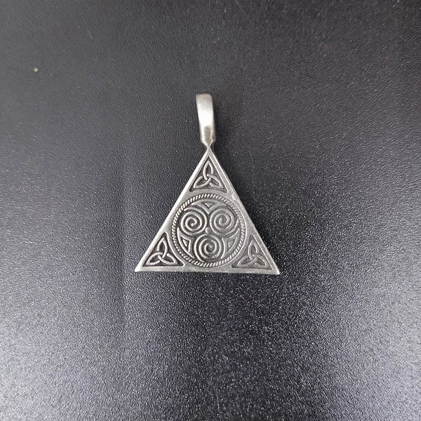 Tam giác Celtic – Celtic Triangle – Trinity – Mặt dây đeo cổ – Hàng Thái Lan – Made in Thailand