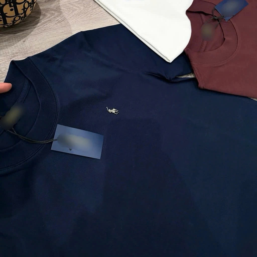 Áo phông nam nữ Premium Cotton thân trơn tag logo cao bồi kim loại ngực dày dặn basic siêu hot | BigBuy360 - bigbuy360.vn