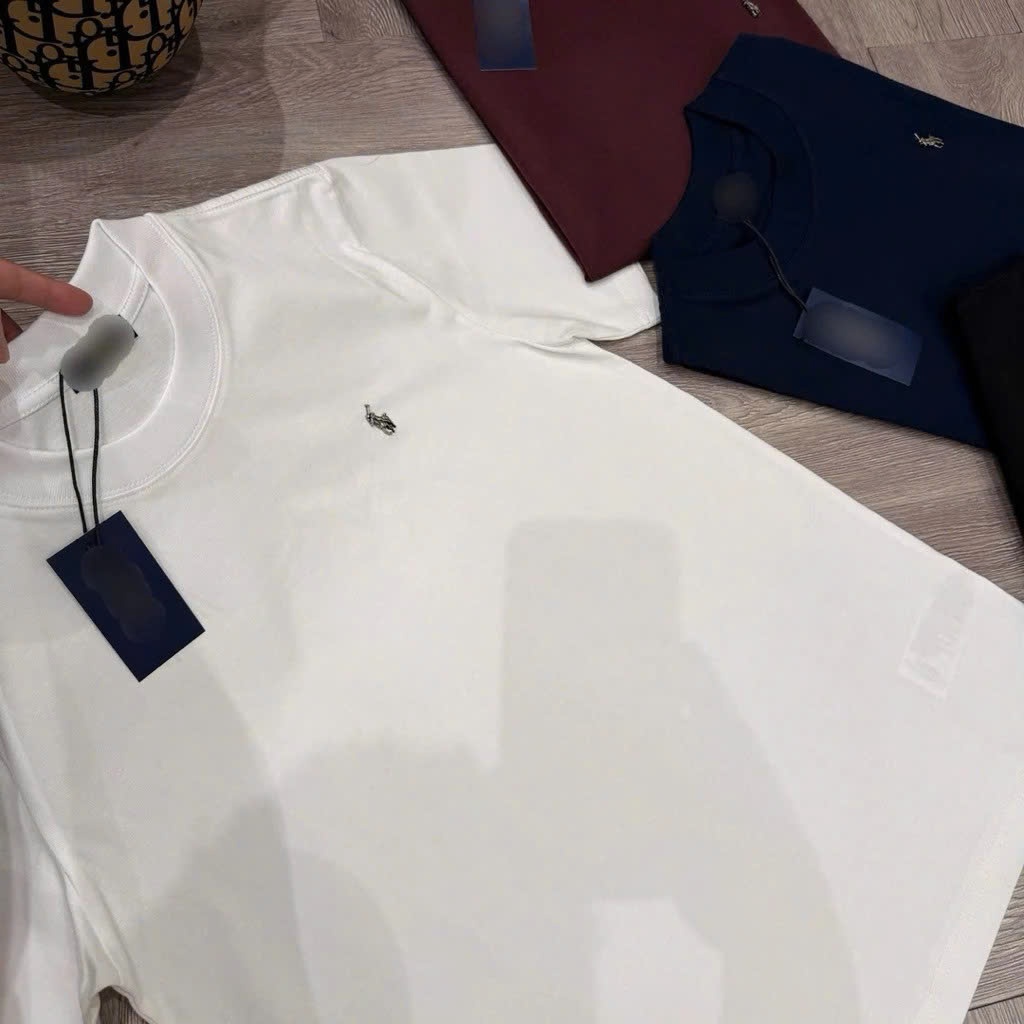 Áo phông nam nữ Premium Cotton thân trơn tag logo cao bồi kim loại ngực dày dặn basic siêu hot | BigBuy360 - bigbuy360.vn