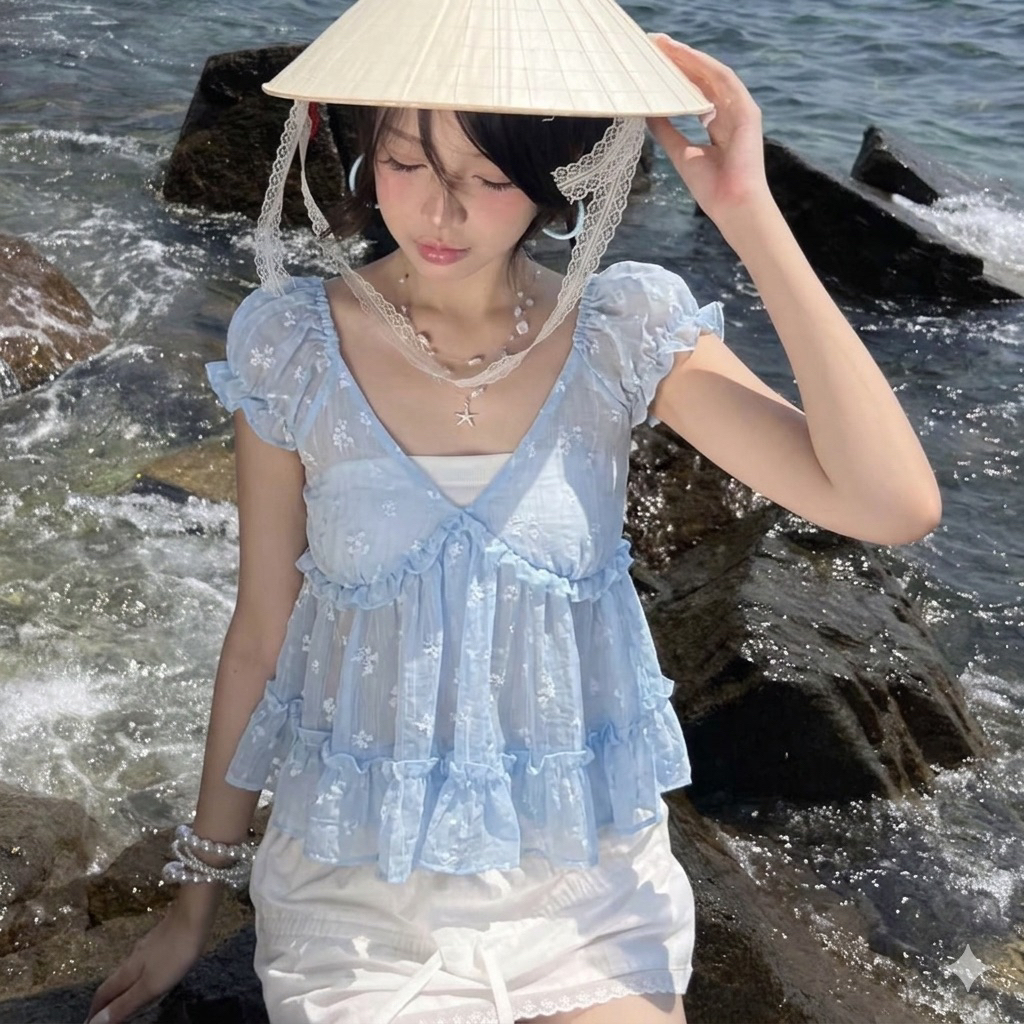 Áo tơ nhăn cổ V in hoa tay bèo AREUM TOP (phần ngực 2 lớp) | BigBuy360 - bigbuy360.vn