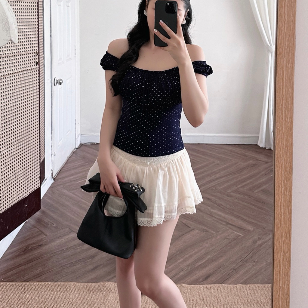 (Sẵn Mút) Áo Kiểu Nữ Trễ Vai Chấm Bi Nhuyễn Tay Bồng Bo Chun Ôm Dáng, Áo Nữ Đính Nơ Ngực | BigBuy360 - bigbuy360.vn