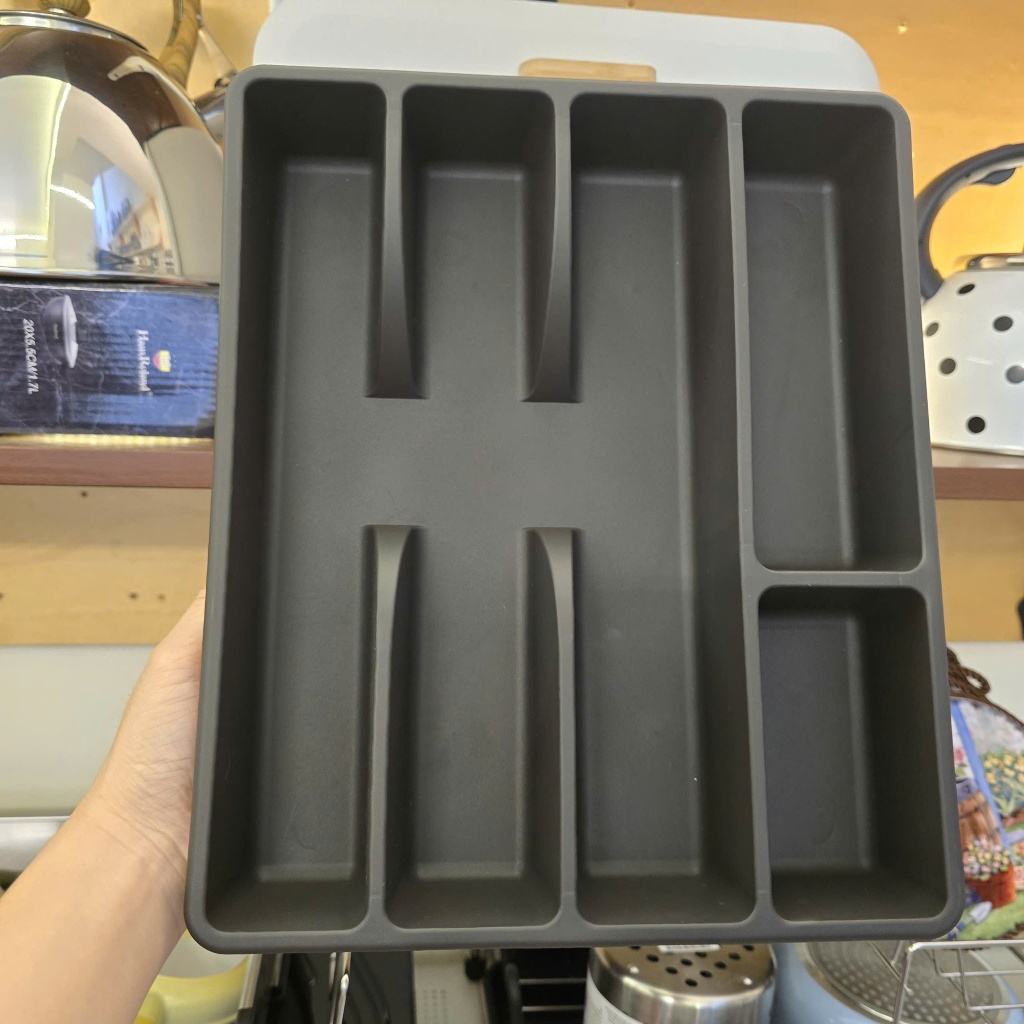 Khay nhựa màu 5 ngăn chia thìa dĩa muỗng nĩa đũa dao ăn KT 26x31x4.5cm của I_K_E_A