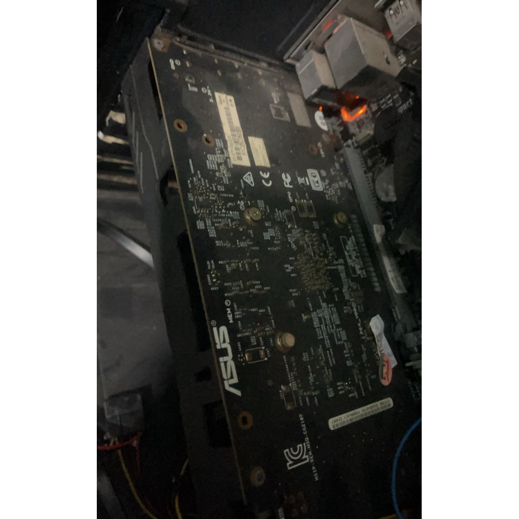 vga asus gtx 1050 2gb 2 fan zin đang sử dụng tốt