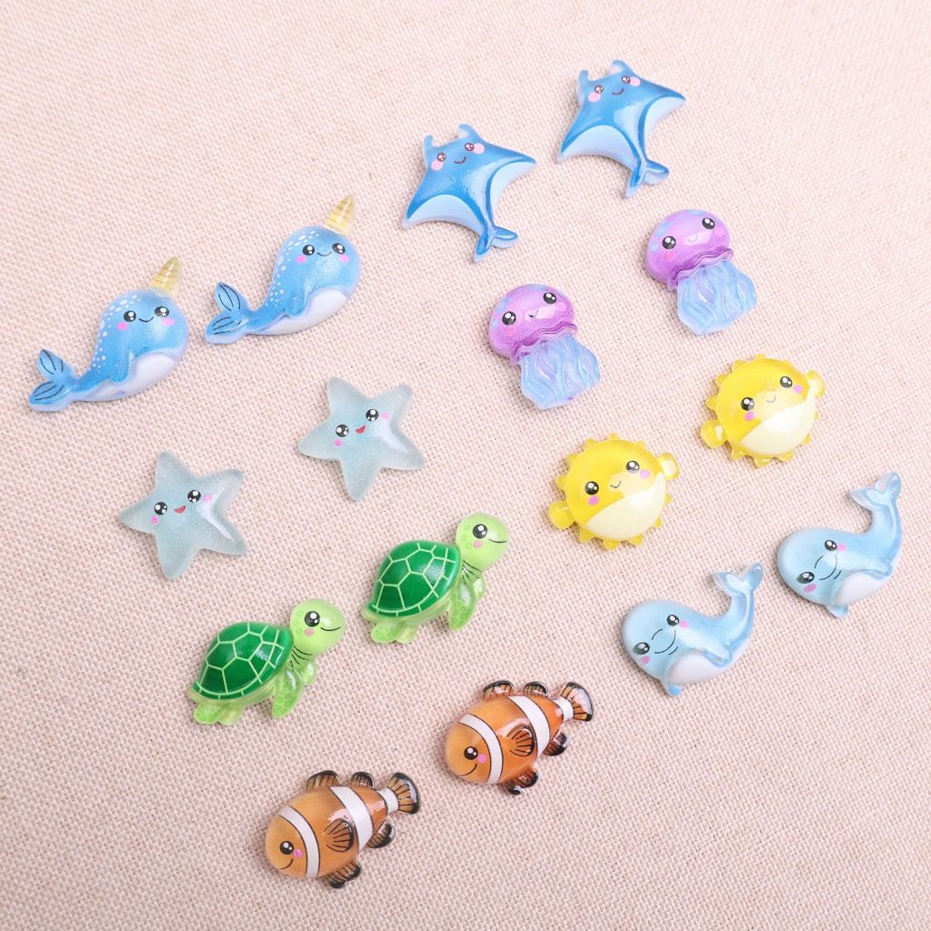 Charm NHỰA gắn bình nước mũ bảo hiểm, gắn dép bằng keo nhiều màu sắc TRANGBIHUE