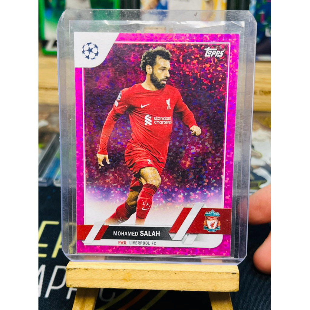 Thẻ bóng đá Mohamed Salah Liverpool Pink Topps UCC 2022/23