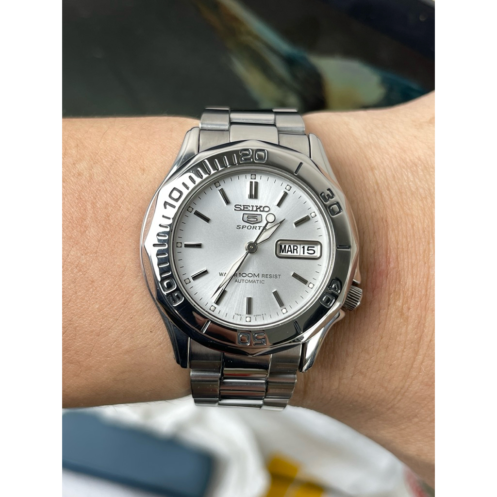 đồng hồ seiko 5 cơ tự động lộ máy