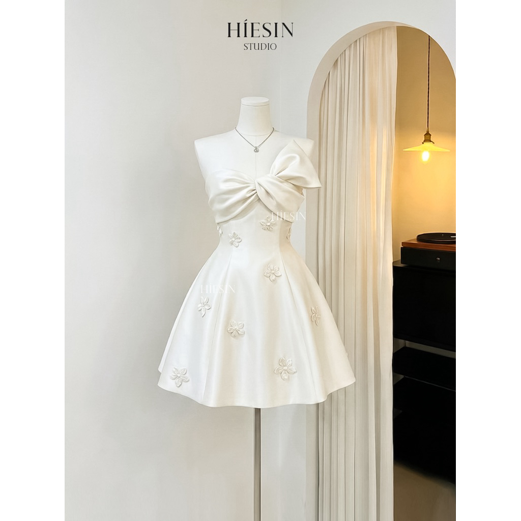 HIESIN - Váy lụa ngắn đính hoa - Elara Dress