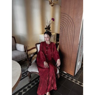 Đồ lam cổ tròn phối kim sa đỏ đô nút ngọc hoa cườm