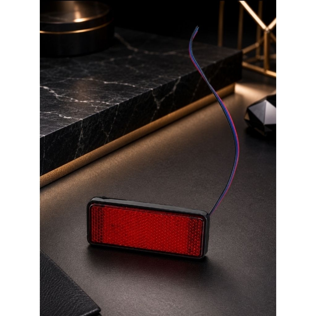 Miếng Phản Quang Có Led Cho Đuôi Xe Máy,  Xe Điện Plug & Play