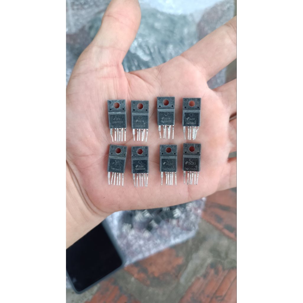 ic nguồn dm0565
