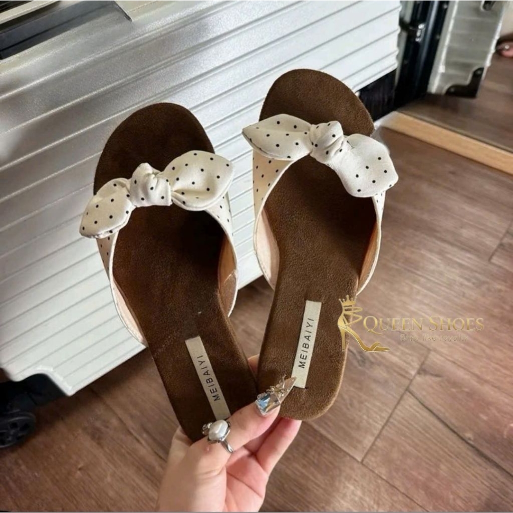 Queen shoes - Dép Lê Nữ Mũi Tròn, Quai Thắt Nơ Ú Chấm Bi,Đế Chống Trơn Trượt.