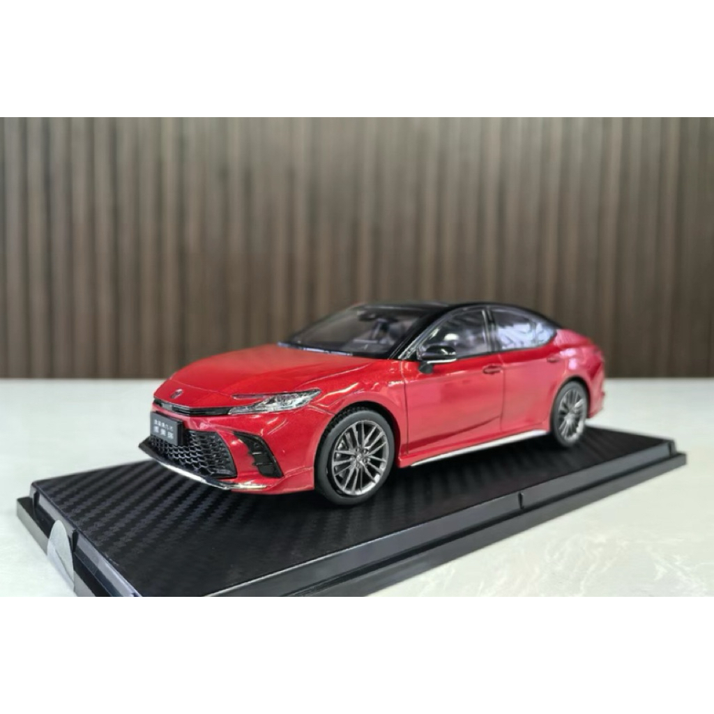 Mô hình Toyota Camry 2025 tỉ lệ 1:30