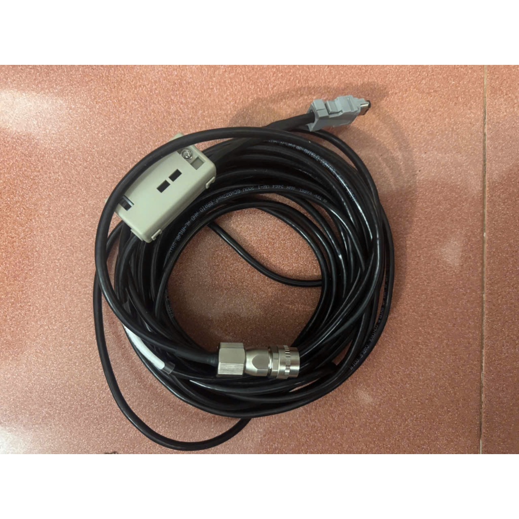 Cáp SV2-BE25A ( có HD VAT ) encoder tuyệt đối cho servo KEYENCE