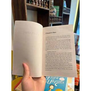 Sách - It Ends with Us by Colleen Hoover | Romance / BookTok / Ngoại văn Nhập khẩu / Lãng mạn