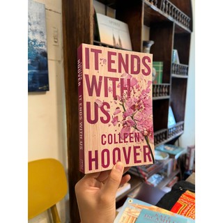 Sách - It Ends with Us by Colleen Hoover | Romance / BookTok / Ngoại văn Nhập khẩu / Lãng mạn